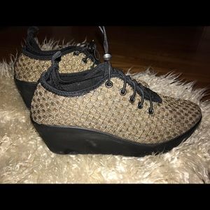 STEVEN by Steve Madden Gold Metallic Sneakers